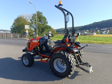 Kleintraktor  TAFE 6028 H mit hydrostatischem Antrieb